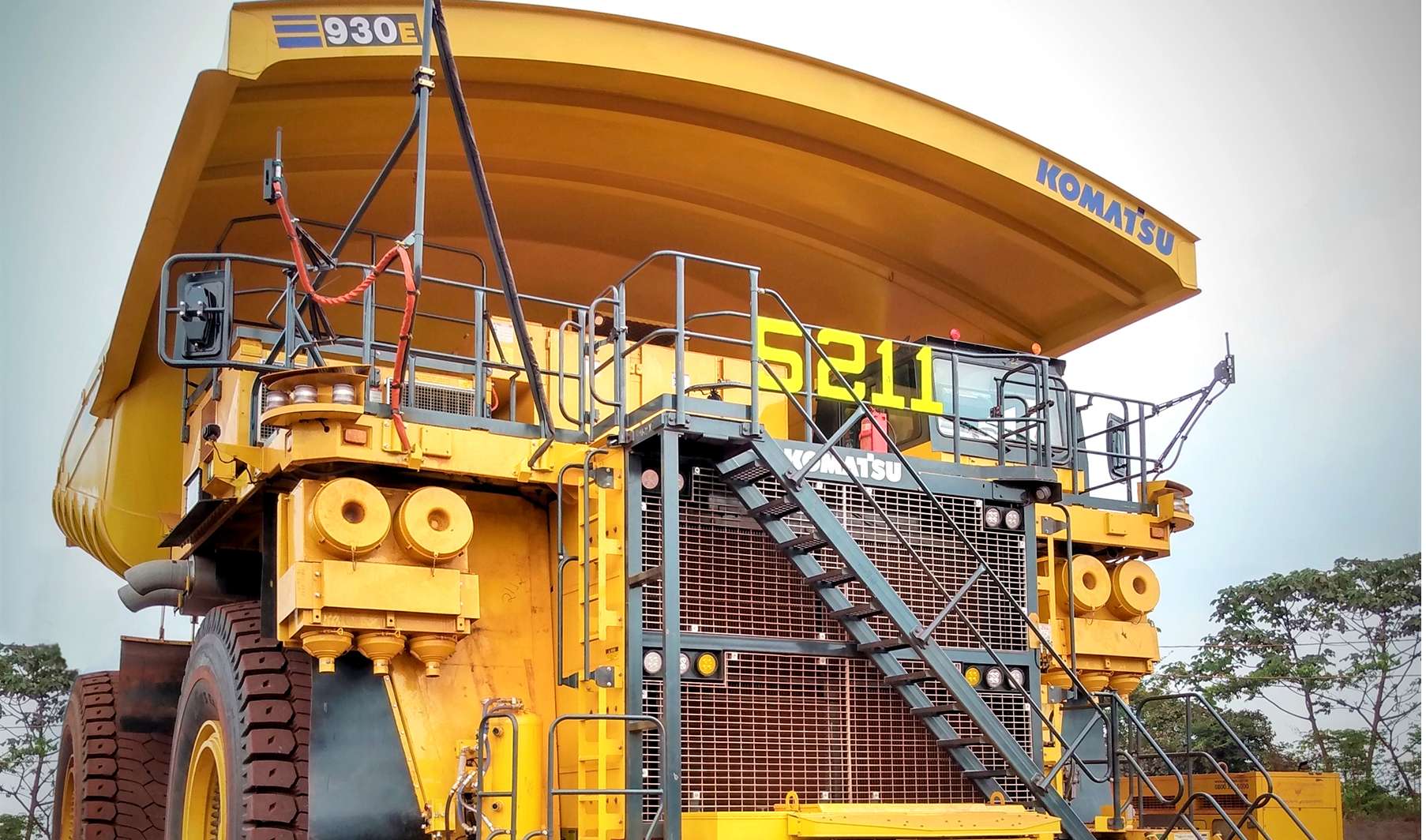 Komatsu Targets Hydrogen Mining Trucks by 2030 — Industry First