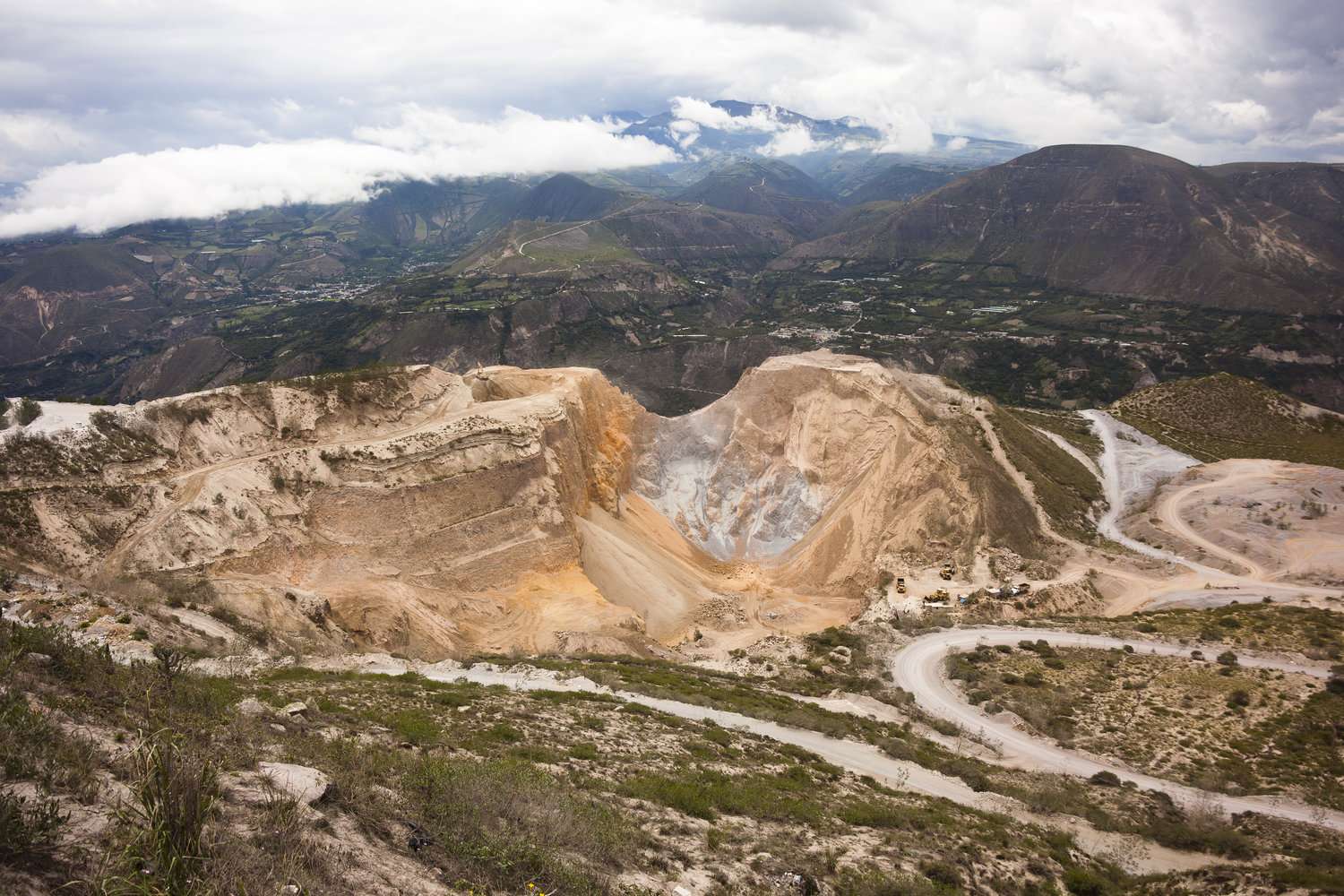 Canadian Miners Solgold And Aurania Resources