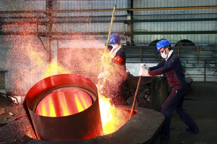 Chinese copper smelters cut first-quarter