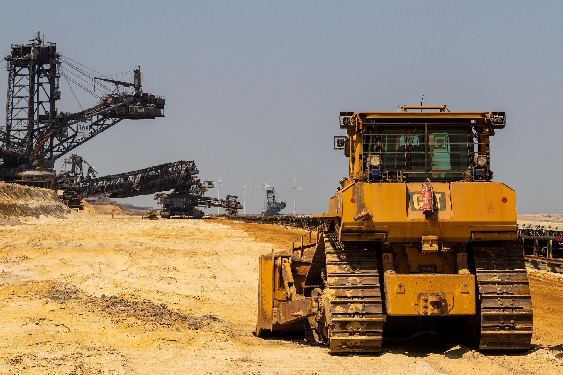 China to continue Canadian mining investments