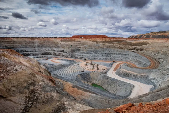 AngloGold Ashanti Extends Contract with