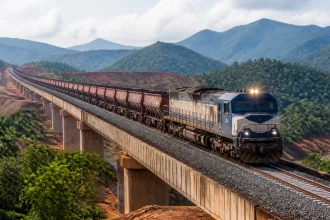 Simandou’s $27B Rail Link: The Infrastructure Sprint to Break the Iron Ore Duopoly