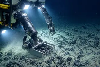 Deep-sea mining licenses: seabed nodule race tests U.S. permitting